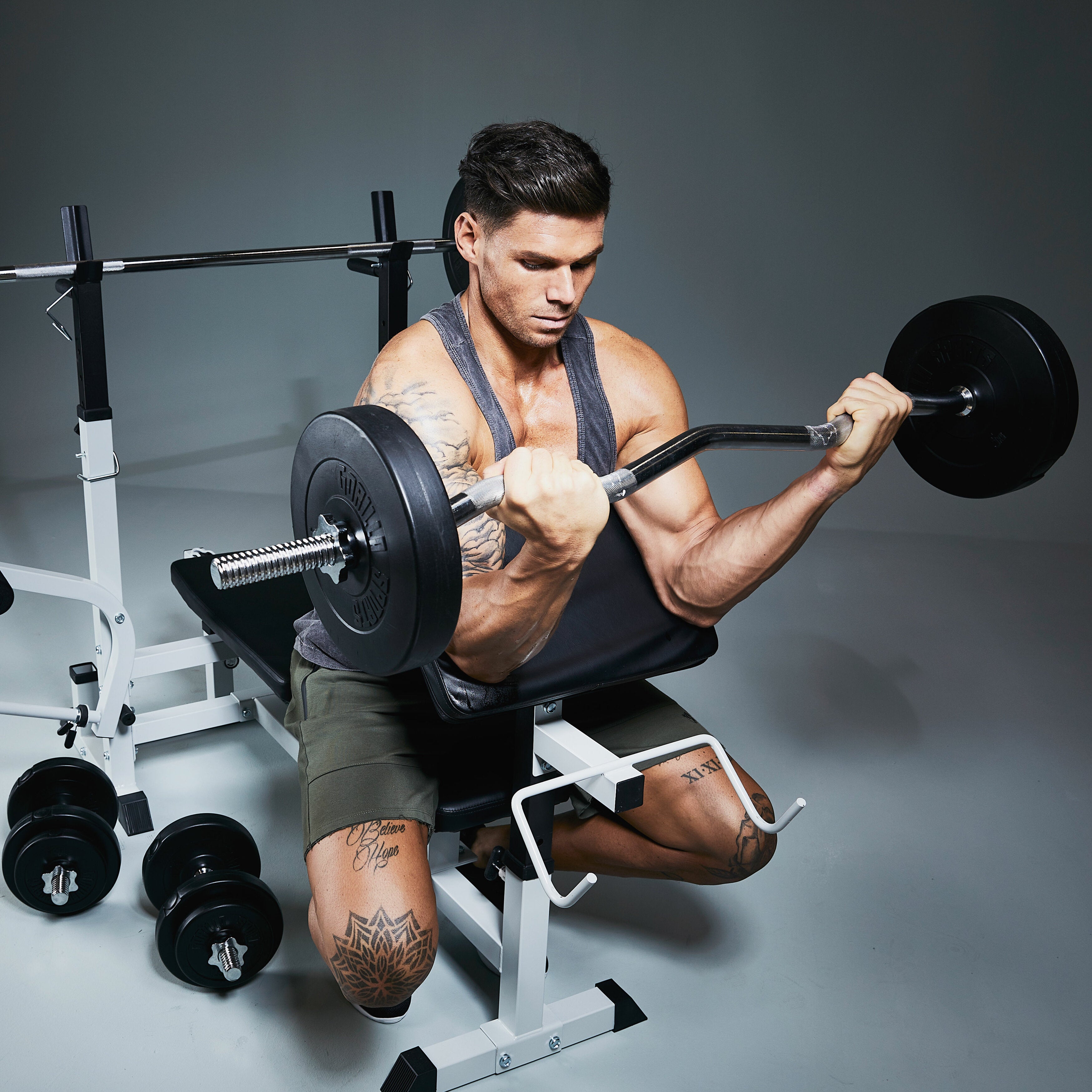 Vinyylinen levytankosarja 100 kg suoralla ja EZ-tangolla